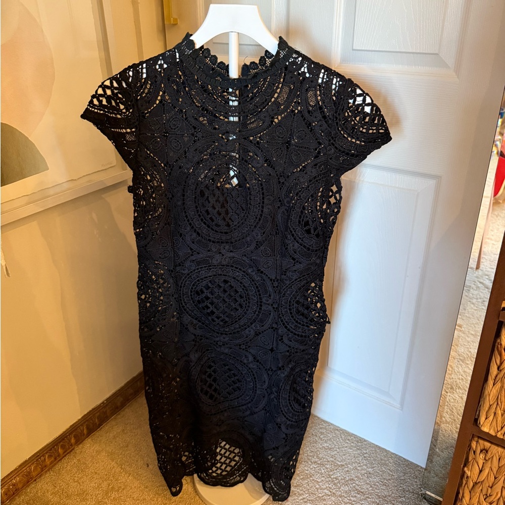 Black Lace Short-Sleeve Sheath Dress